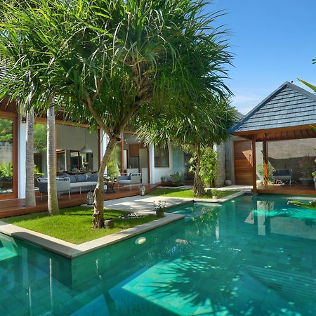 Villa Odyssey Seminyak Esterno foto